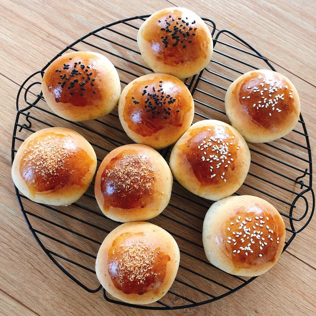 mickey13做的牛奶红豆小餐包