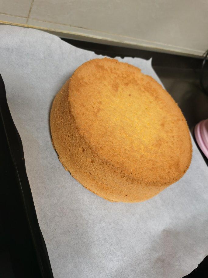 不凹底不塌陷的完美戚风蛋糕