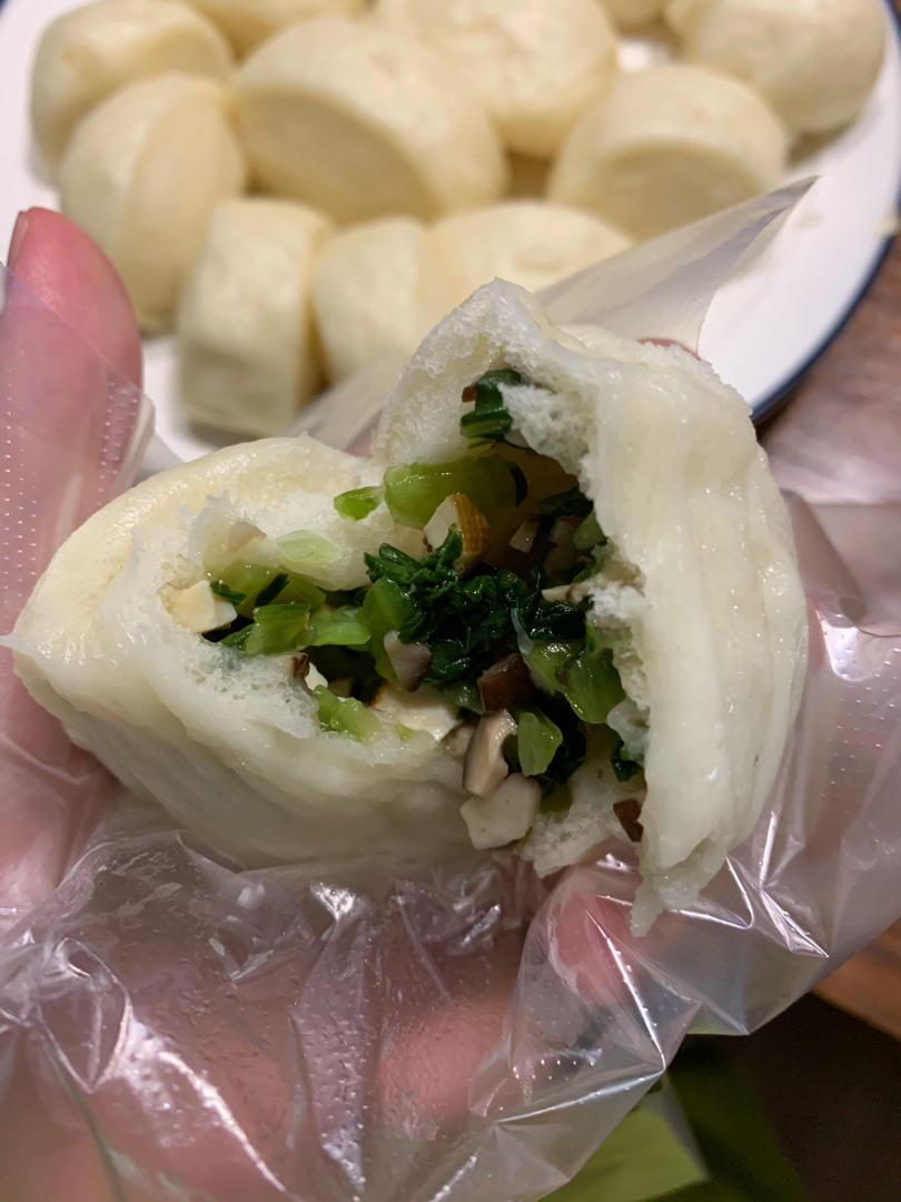 油菜香菇菜包