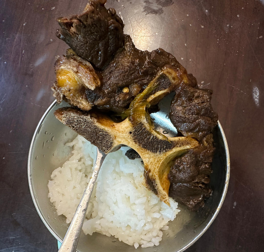 超级好吃的红烧牛脊骨（牛腩）