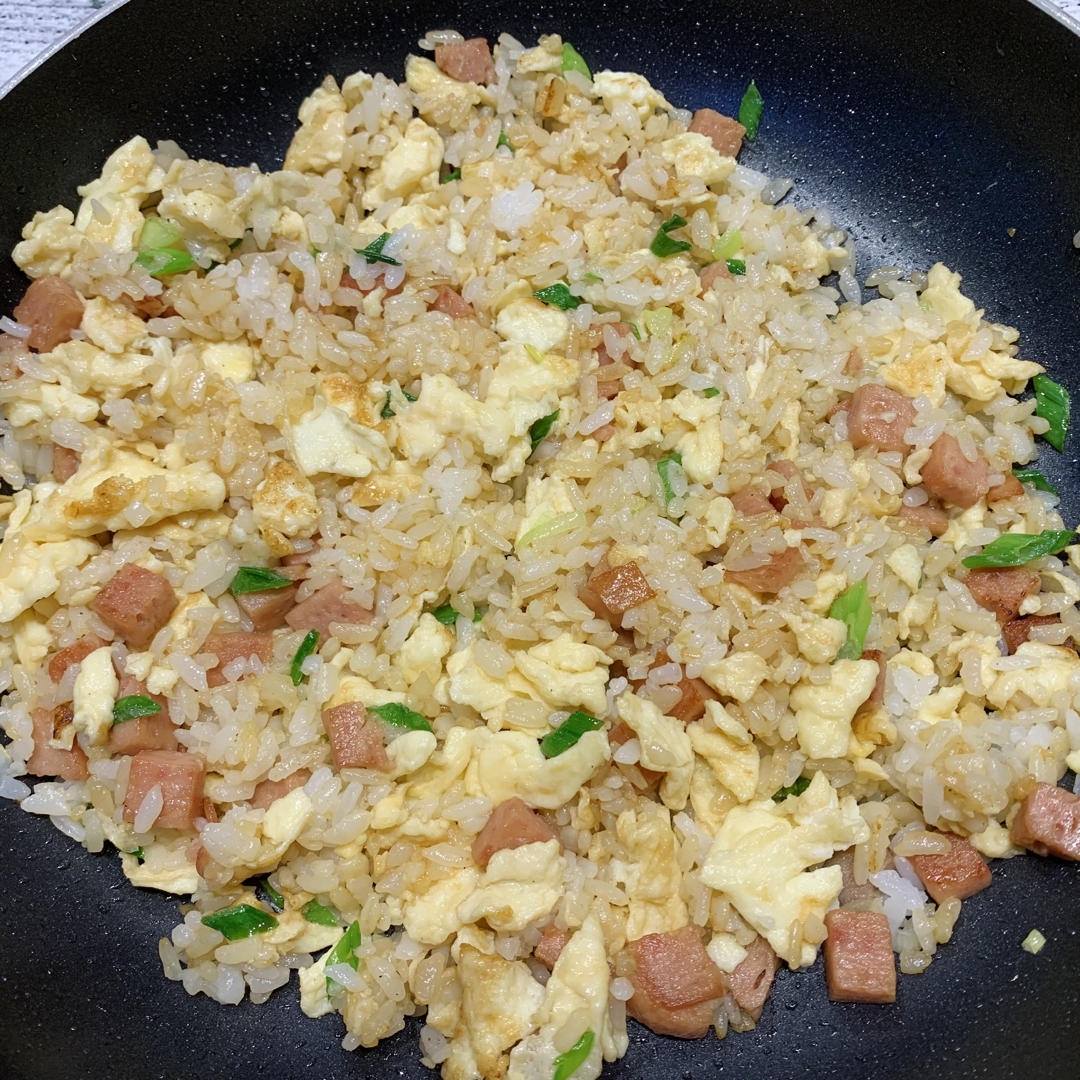 黄金火腿肠蛋炒饭