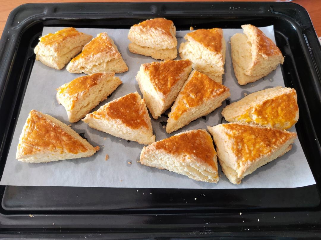 完美裂纹～百分百成功的超好吃奶香司康（禁止搬运）