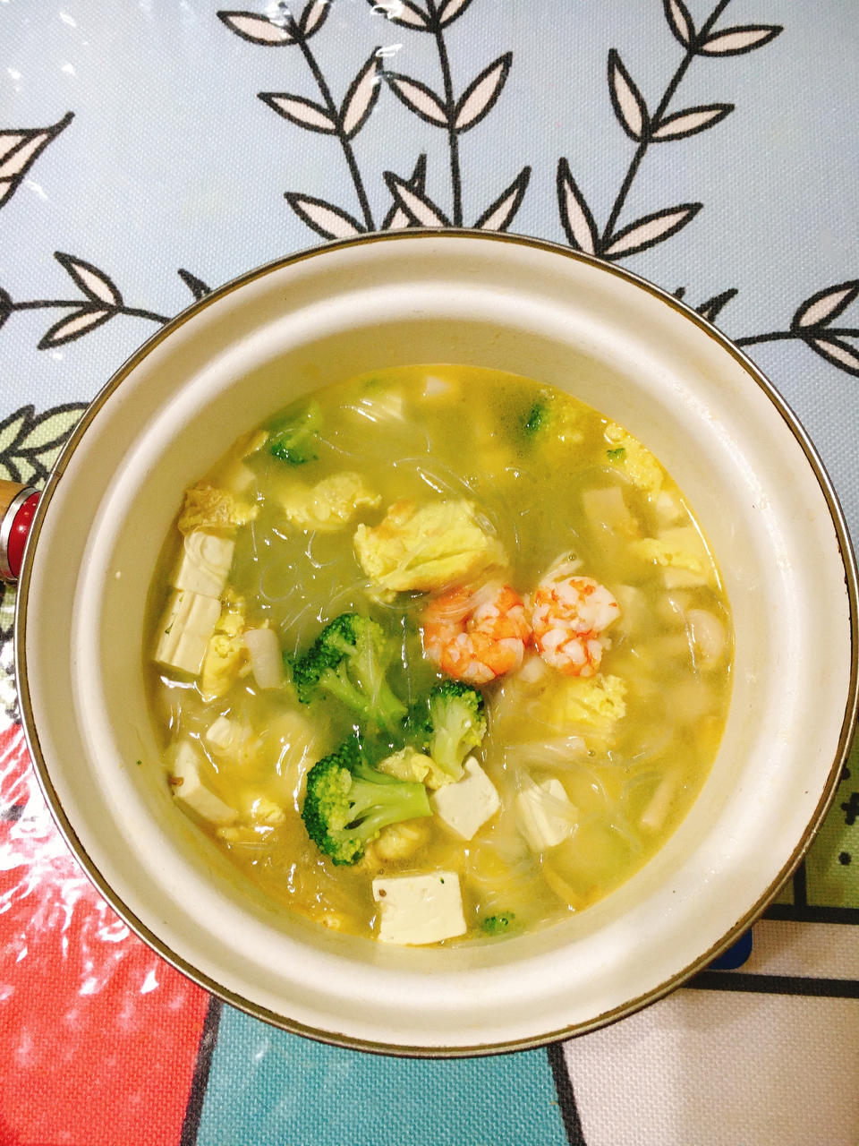 豆腐鲜虾菇菌汤