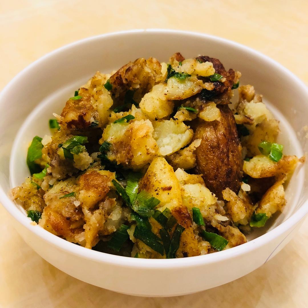 锅巴洋芋~绝对的路边摊小吃霸主👍（铸铁锅版本）