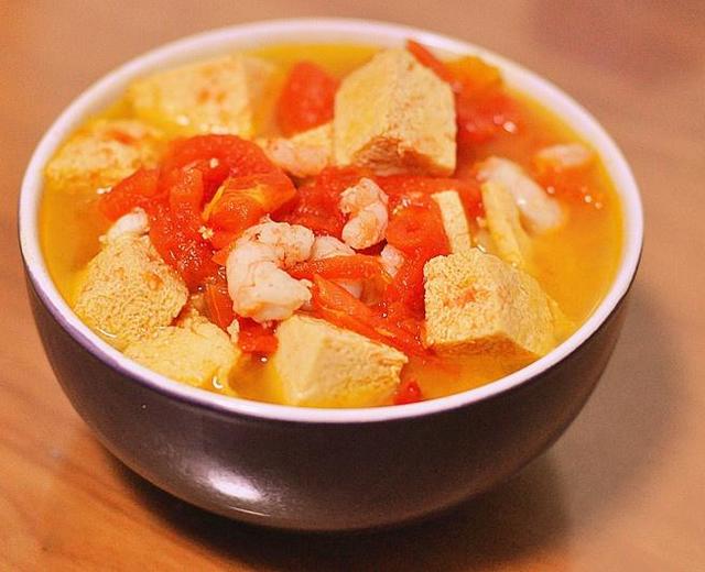 西红柿冻豆腐虾仁汤的做法