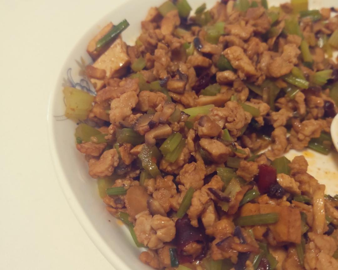 芹菜炒肉末