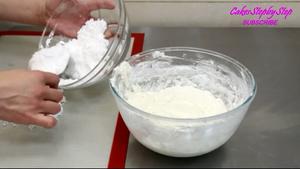 用棉花糖制作翻糖（以及干佩斯）的做法 步骤5