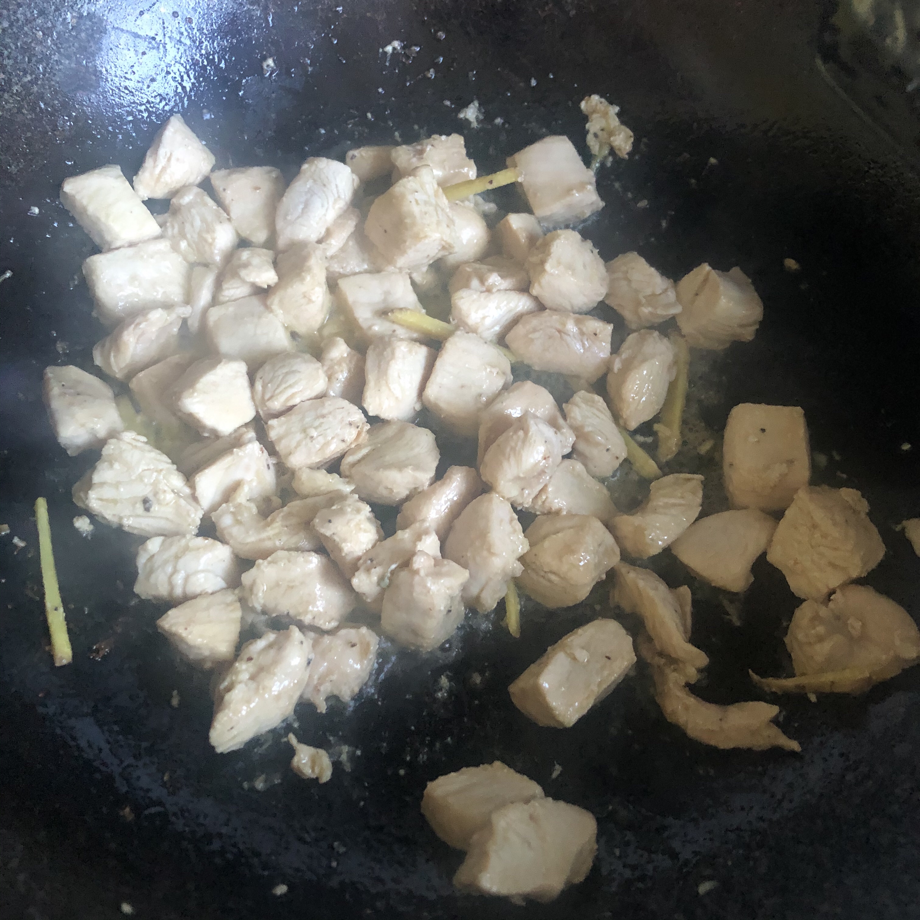 刮油减脂餐——青瓜土豆炒鸡胸肉的做法 步骤4