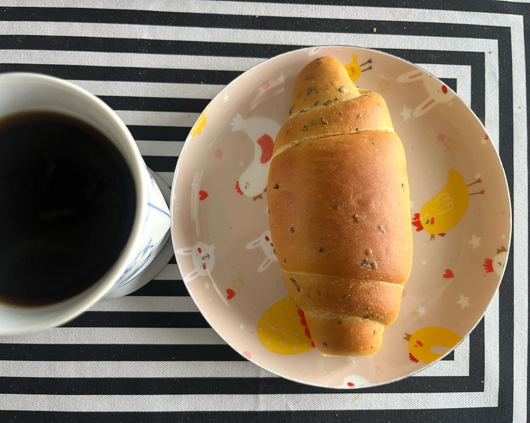 黄油+花椒叶？！这海盐卷香到离谱！🧂 咸香酥脆，根本停不下来！