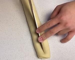 奶酪提子卷的做法 步骤6