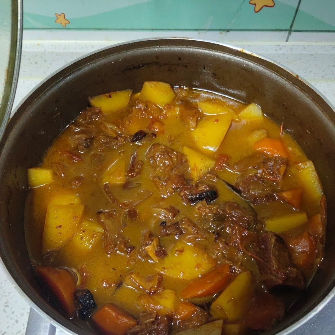 番茄土豆炖牛腩