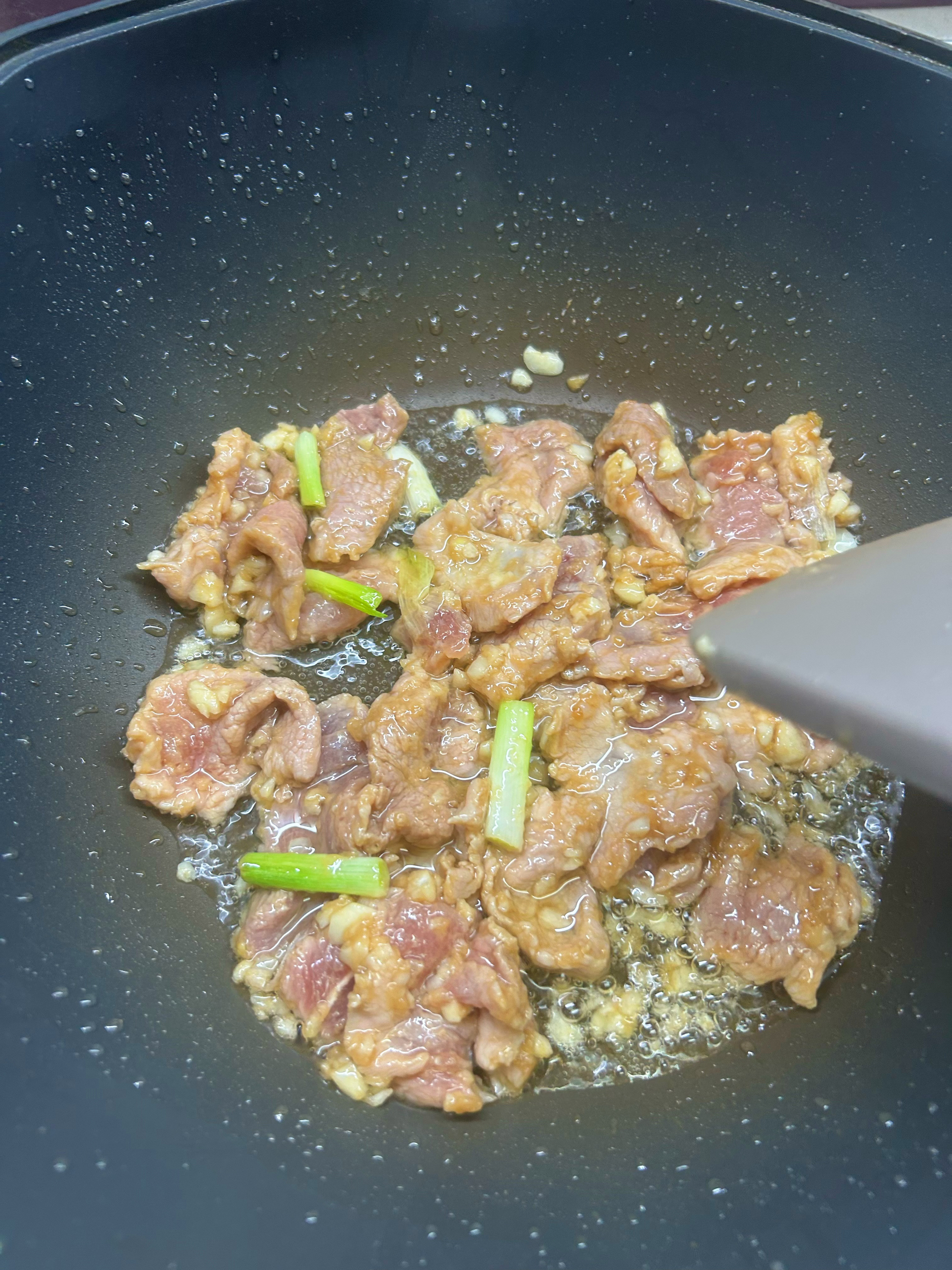 腐竹焖肉的做法 步骤10