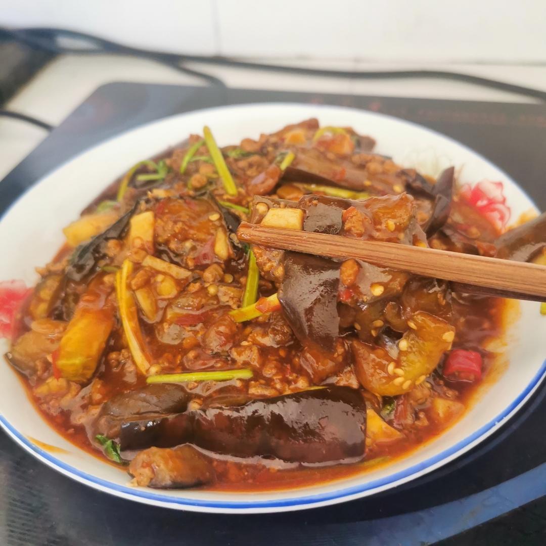 开胃下饭菜！巨简单的家常鱼香茄子煲