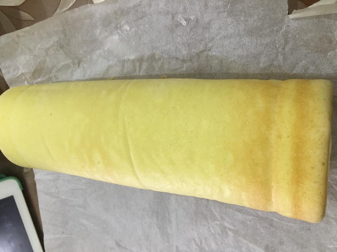《Tinrry下午茶》教你做基础原味蛋糕卷