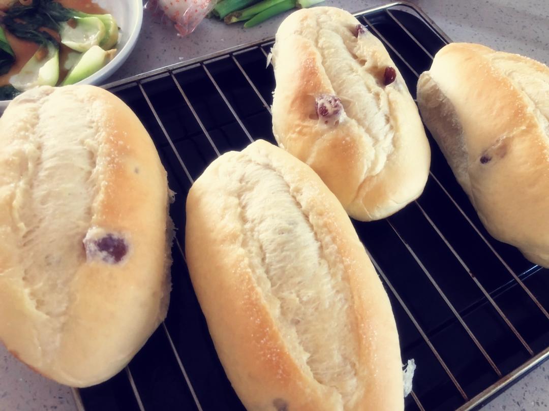 葡萄软欧（仿原麦山丘）Milk flavored bread filled with raisins and butter