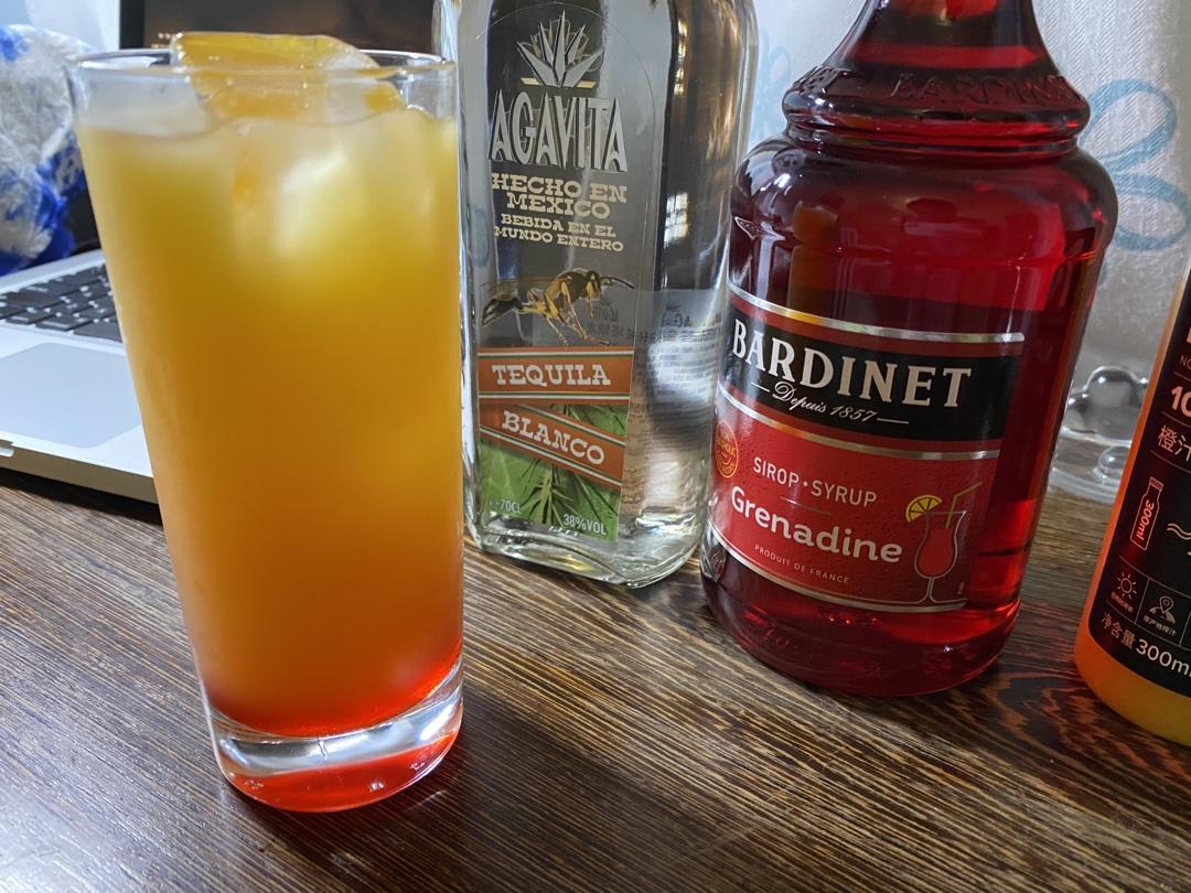 龙舌兰日出鸡尾酒
