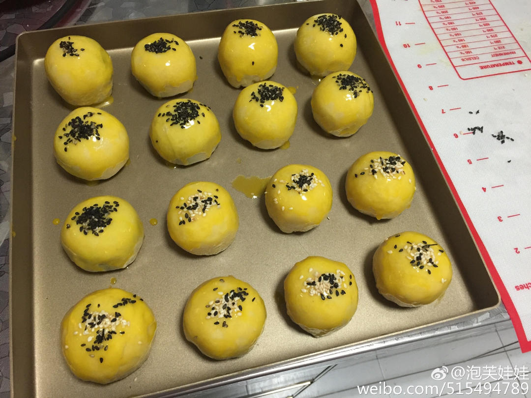蛋黄酥