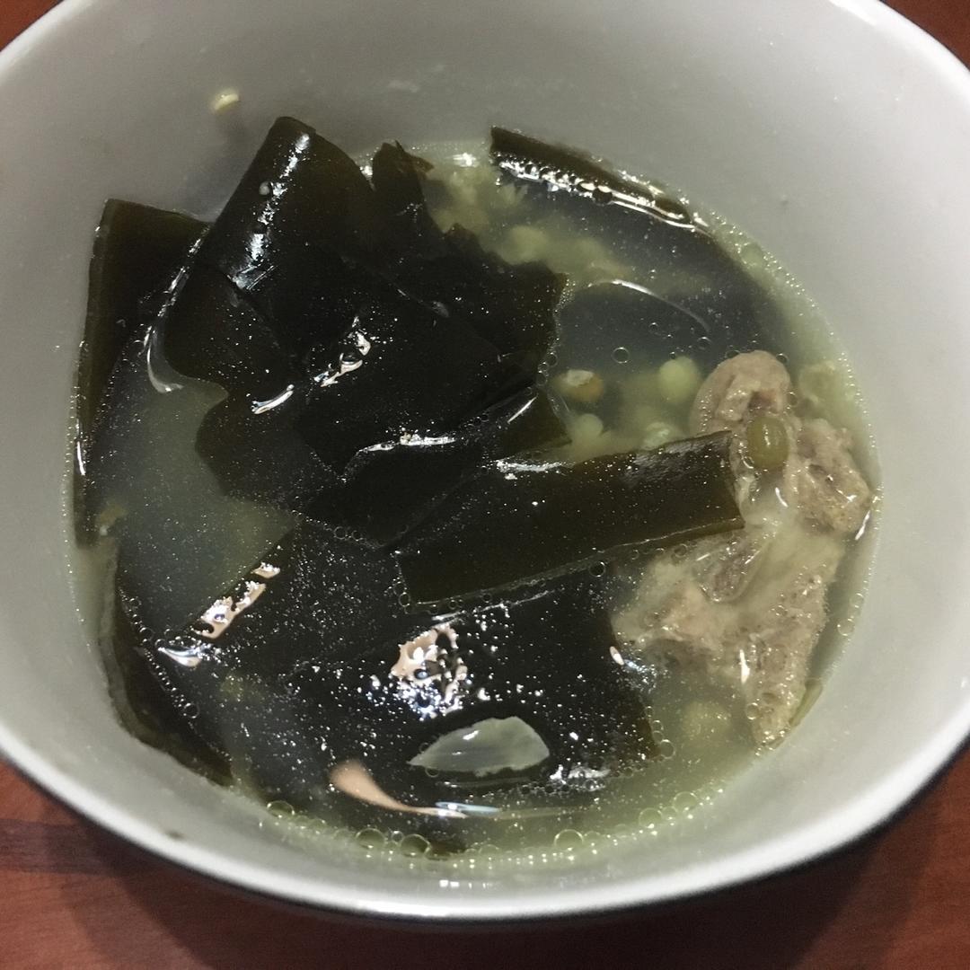 绿豆海带排骨汤