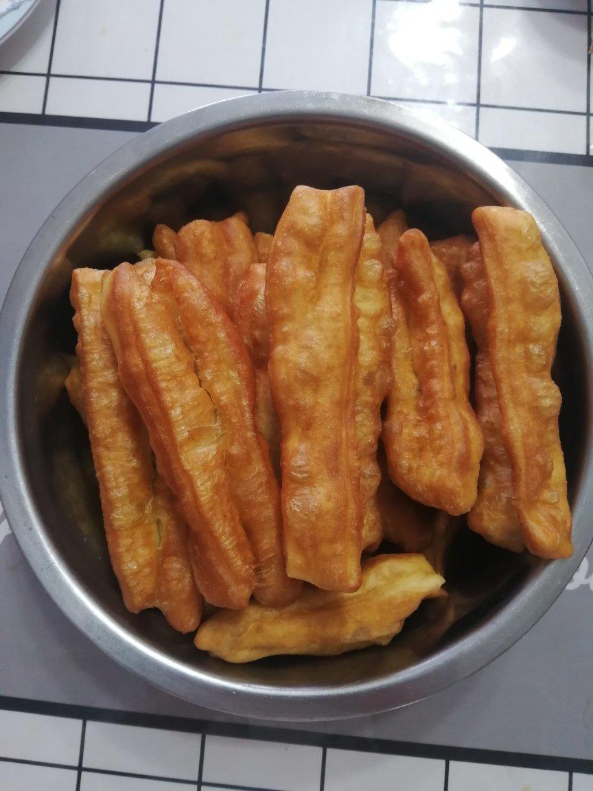 薄皮 蓬松 酥脆的油条制作方法～新配方