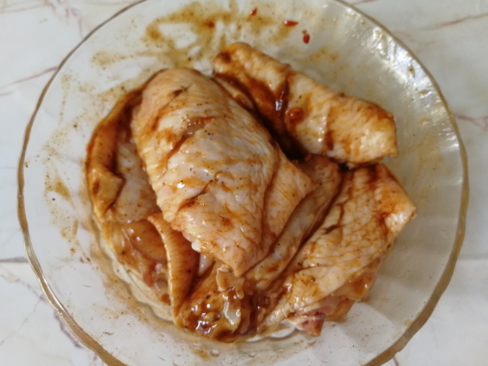 简易版干锅（虾+翅中）的做法 步骤3
