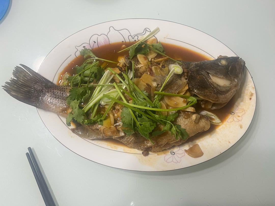 红烧鲈鱼