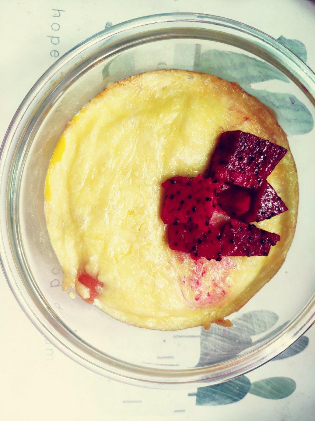 只需摆好材料去微波！惊艳全家的早餐端上桌：香肠奶酪烘蛋