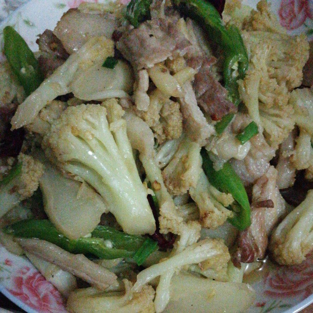 老丁的私房菜-干锅花菜