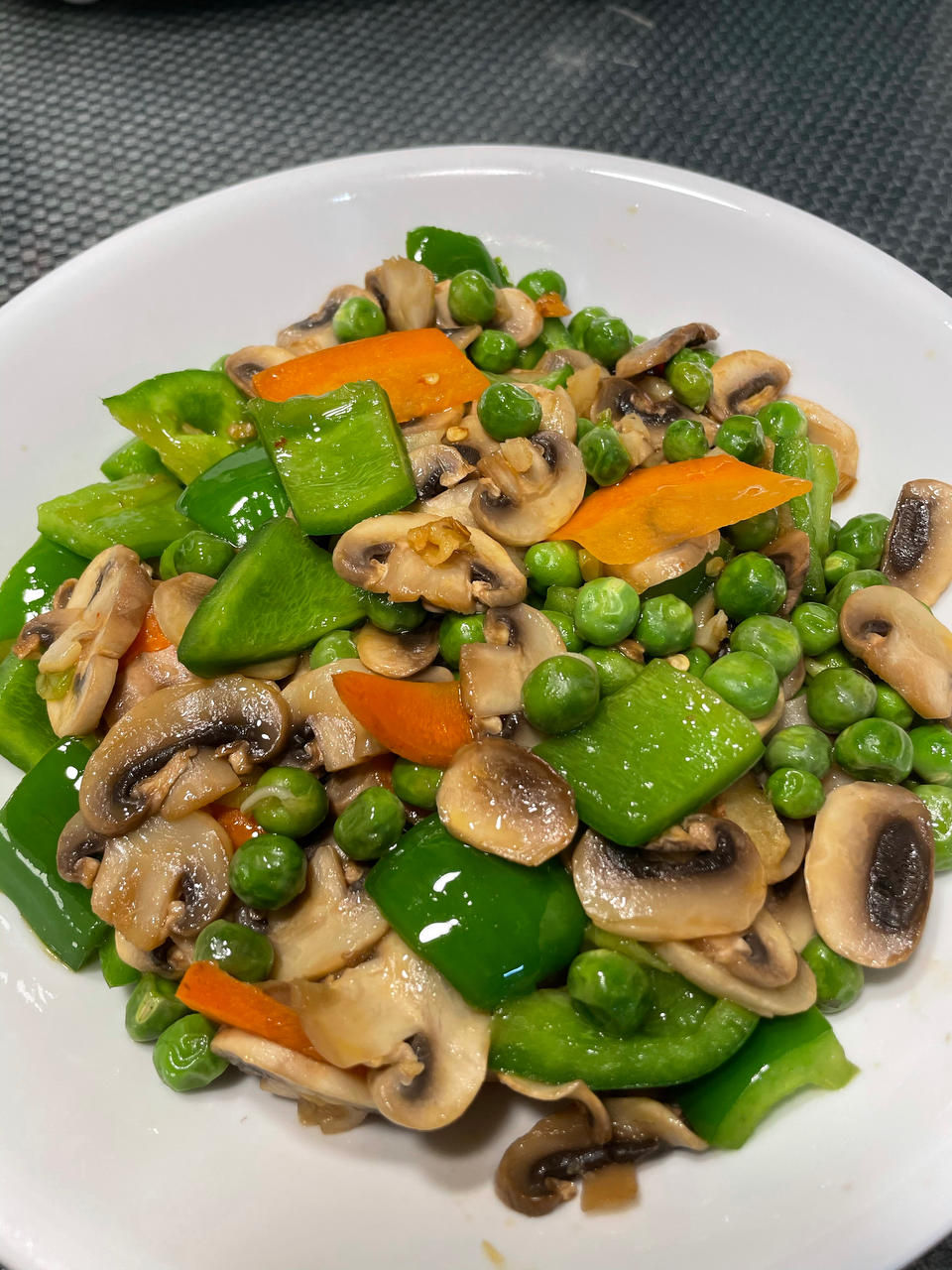 素炒鲜口蘑（白蘑菇），快手家常菜