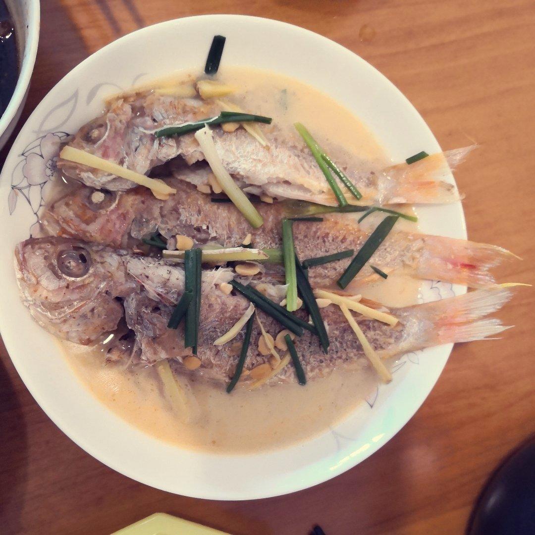 普宁豆酱煮黄花鱼