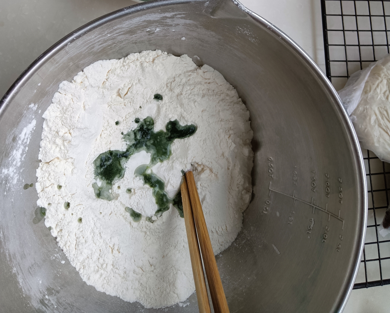 艾草红豆卷的做法 步骤1
