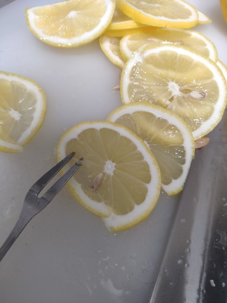 蜂蜜柠檬的做法 步骤3