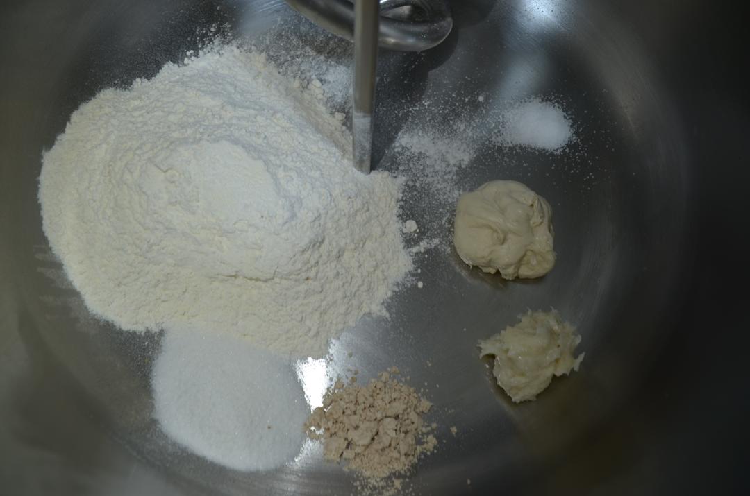 纯奶手撕吐司的做法 步骤1