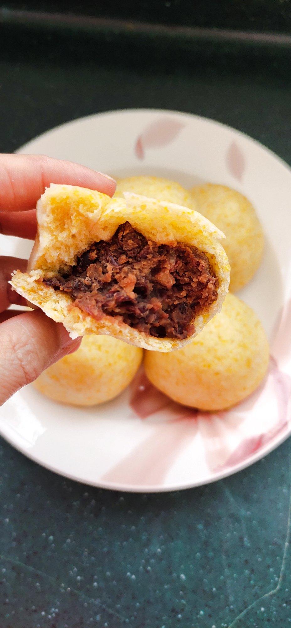 玉米面红豆包