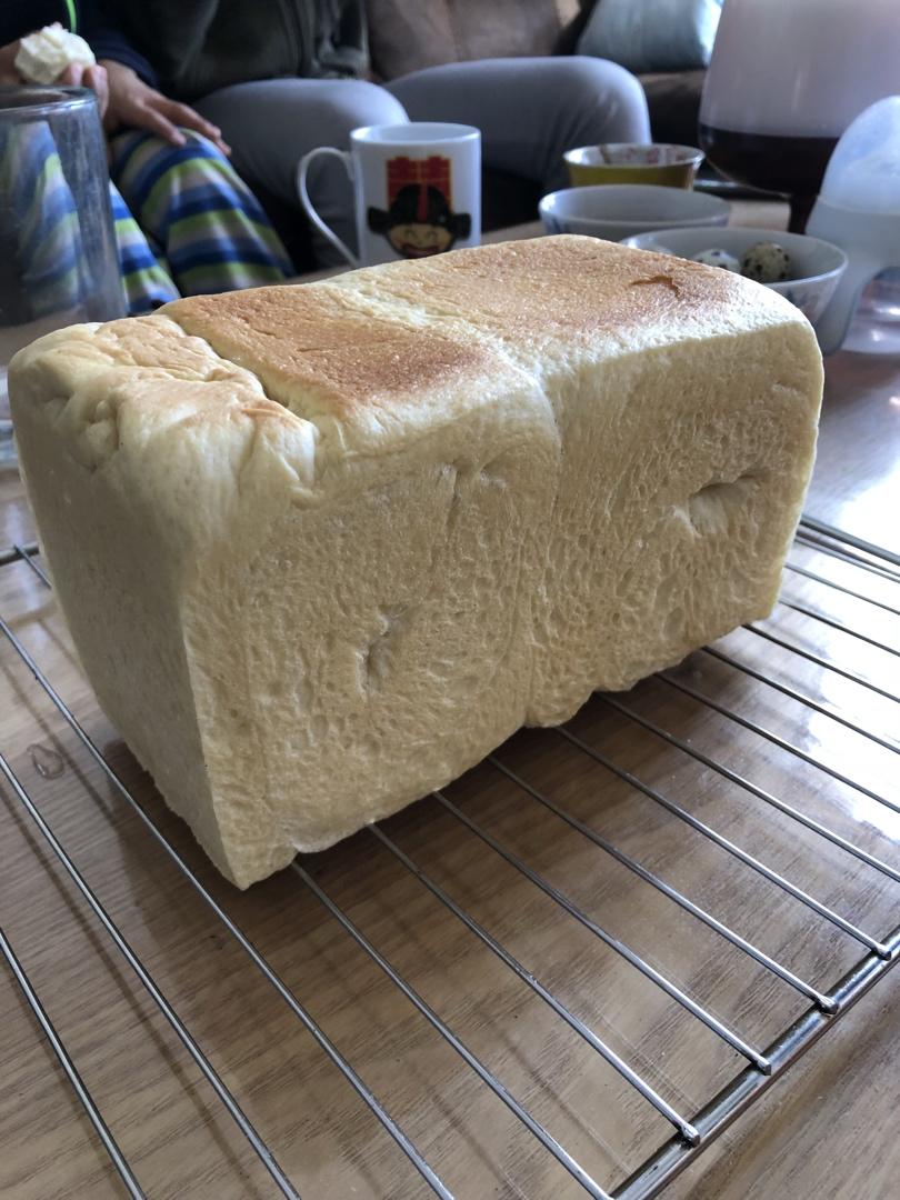 用烤箱自己做面包--手工牛奶吐司面包