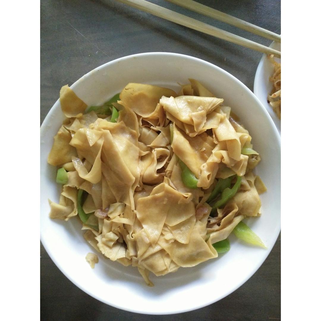 尖椒炒干豆腐