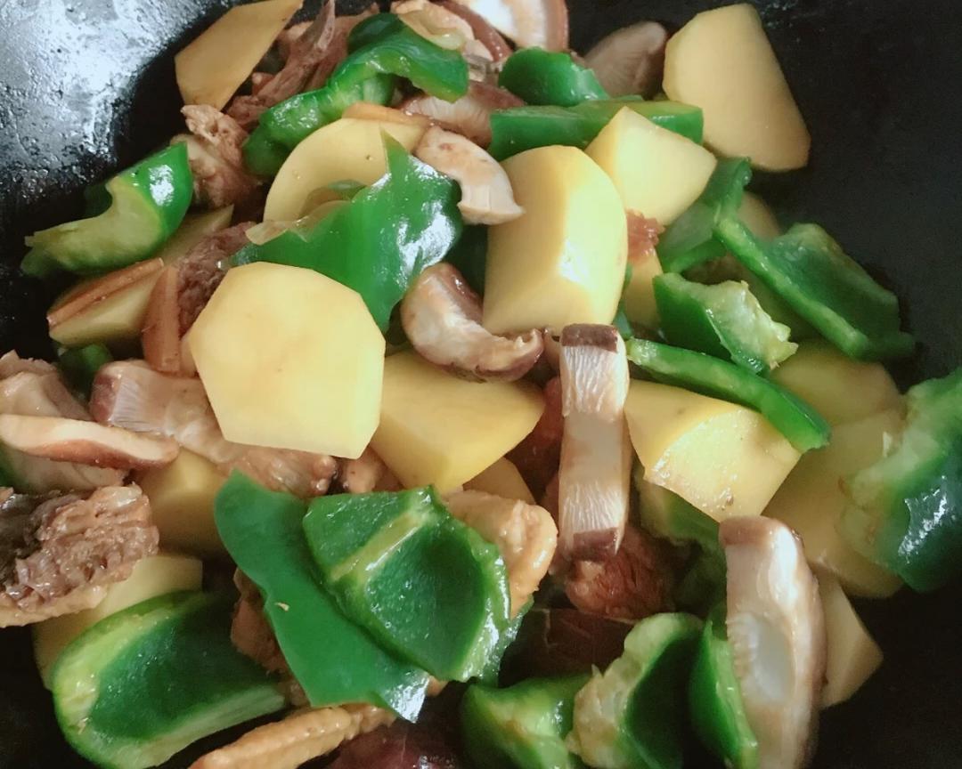 冬季温暖经典菜-三鲜炖鸡的做法