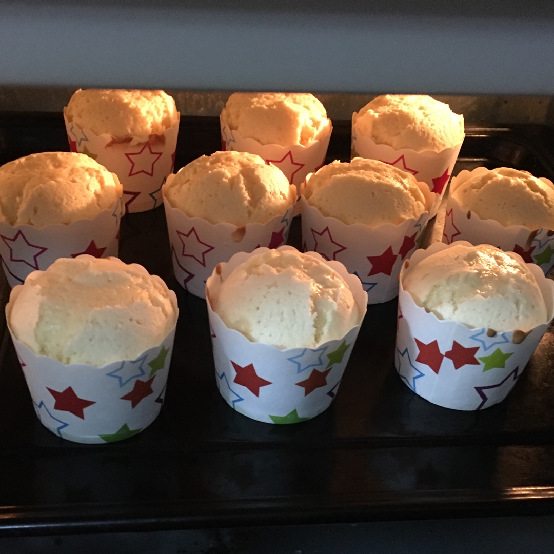 是肥肥不是瘦瘦丶做的纸杯蛋糕