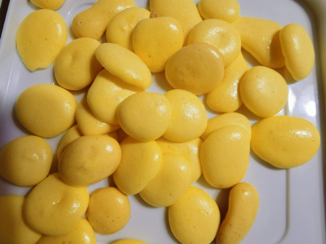 入口即化的无添加蛋黄溶豆