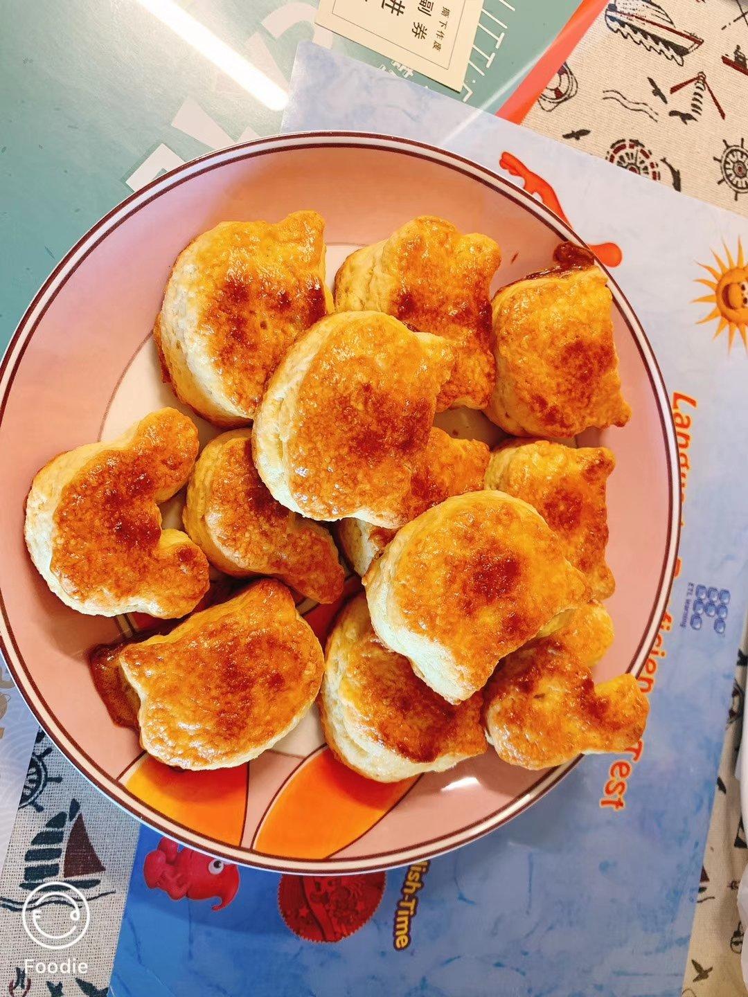 超级松软完美裂纹的司康-English scones