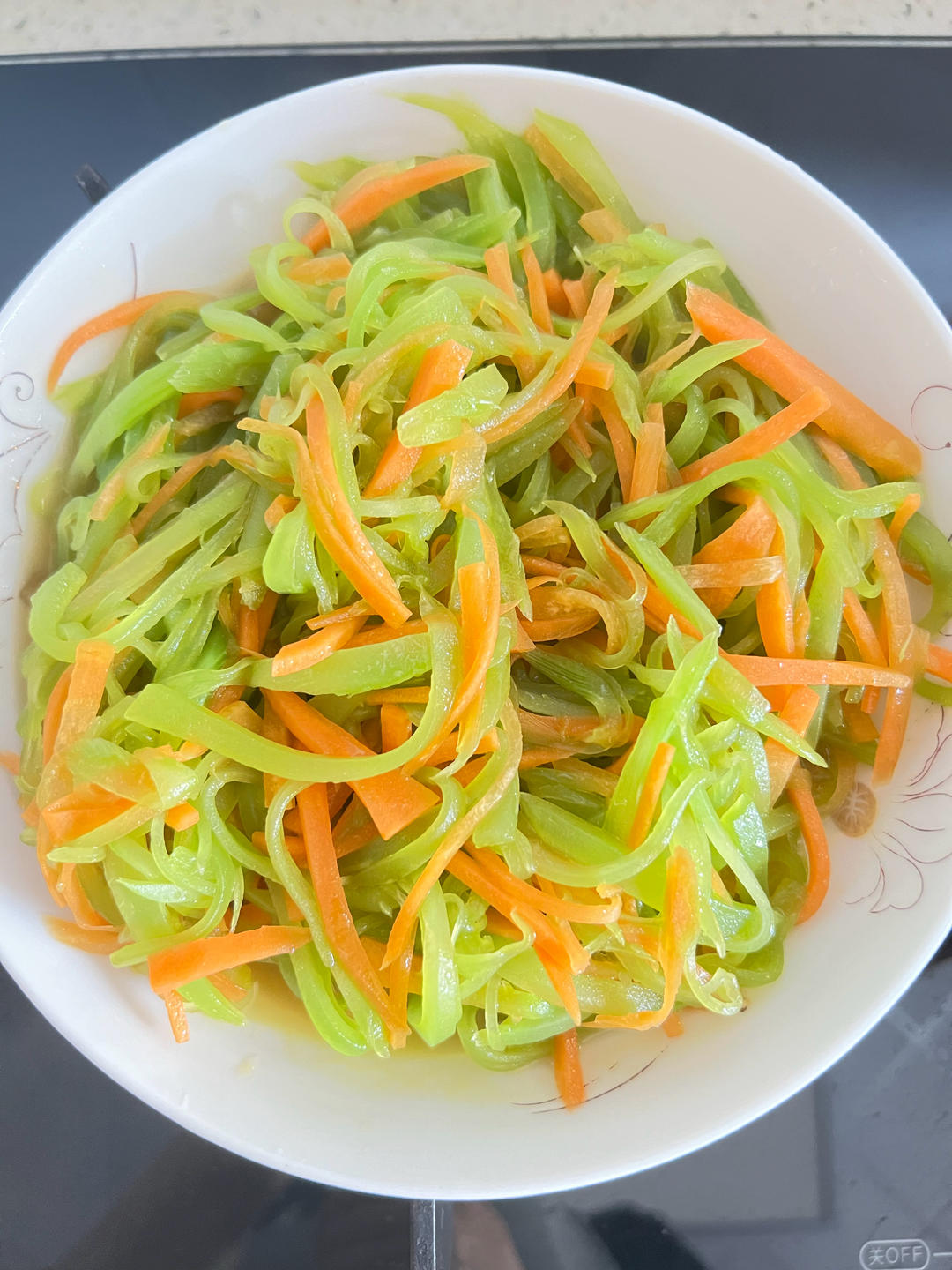 清炒双丝（莴笋、胡萝卜）