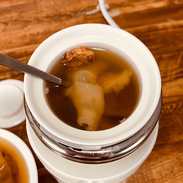 羊肚菌炖花胶汤（水壶简易版）的做法 步骤4