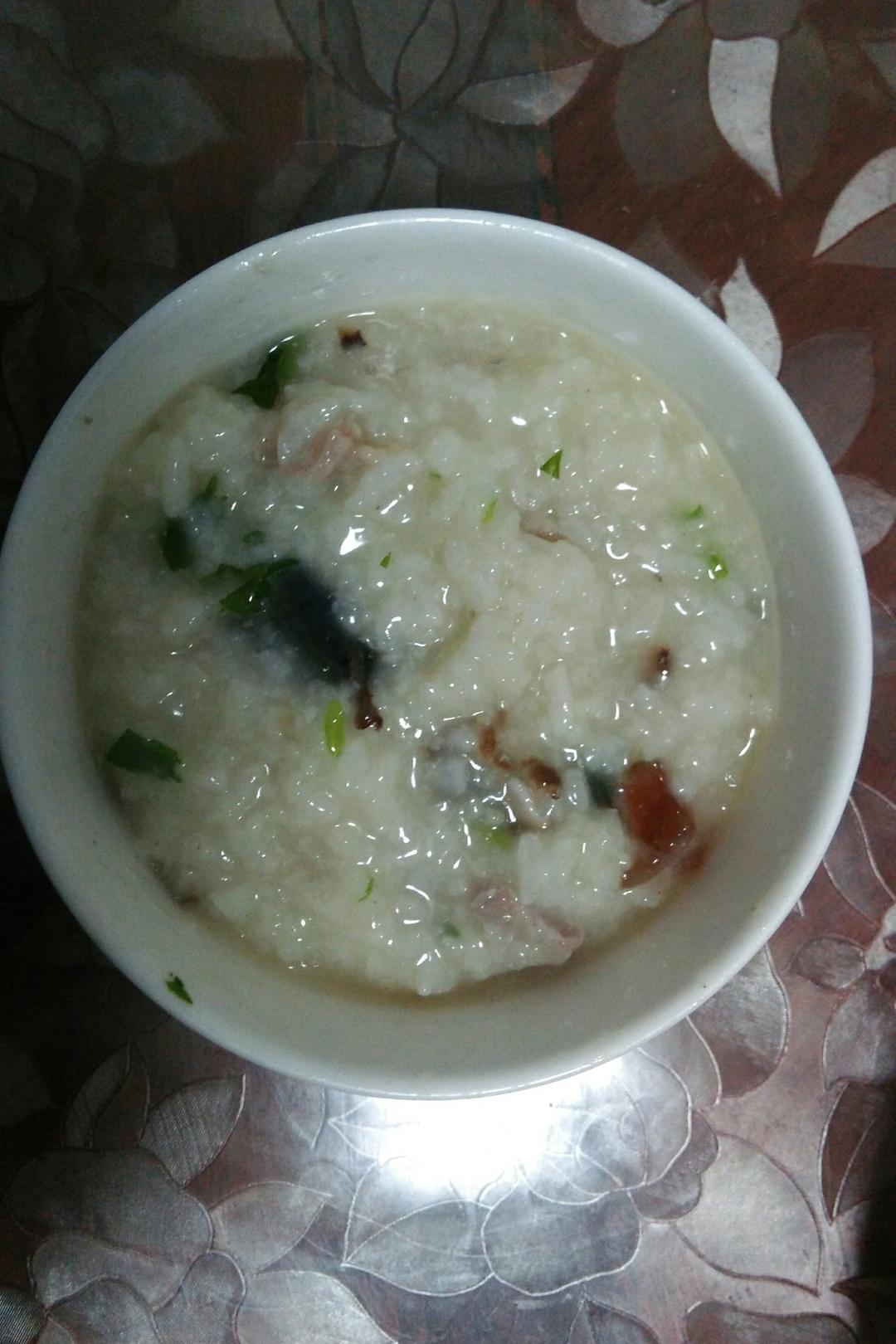 十五分钟快手之香滑皮蛋瘦肉粥(附五分钟电饭煲电压力锅更快捷方法)
