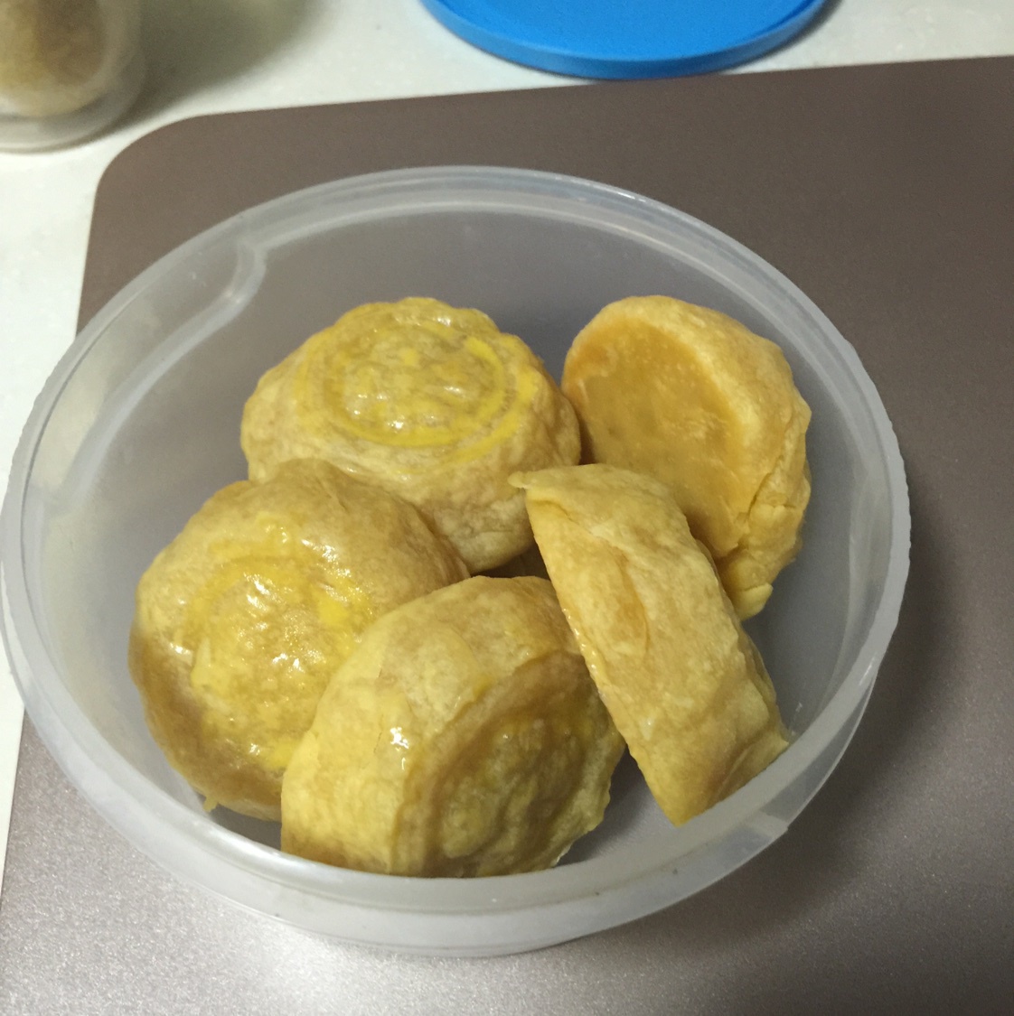 咸甜的味道刚刚好：港式金沙奶黄月饼（含金沙馅做法）
