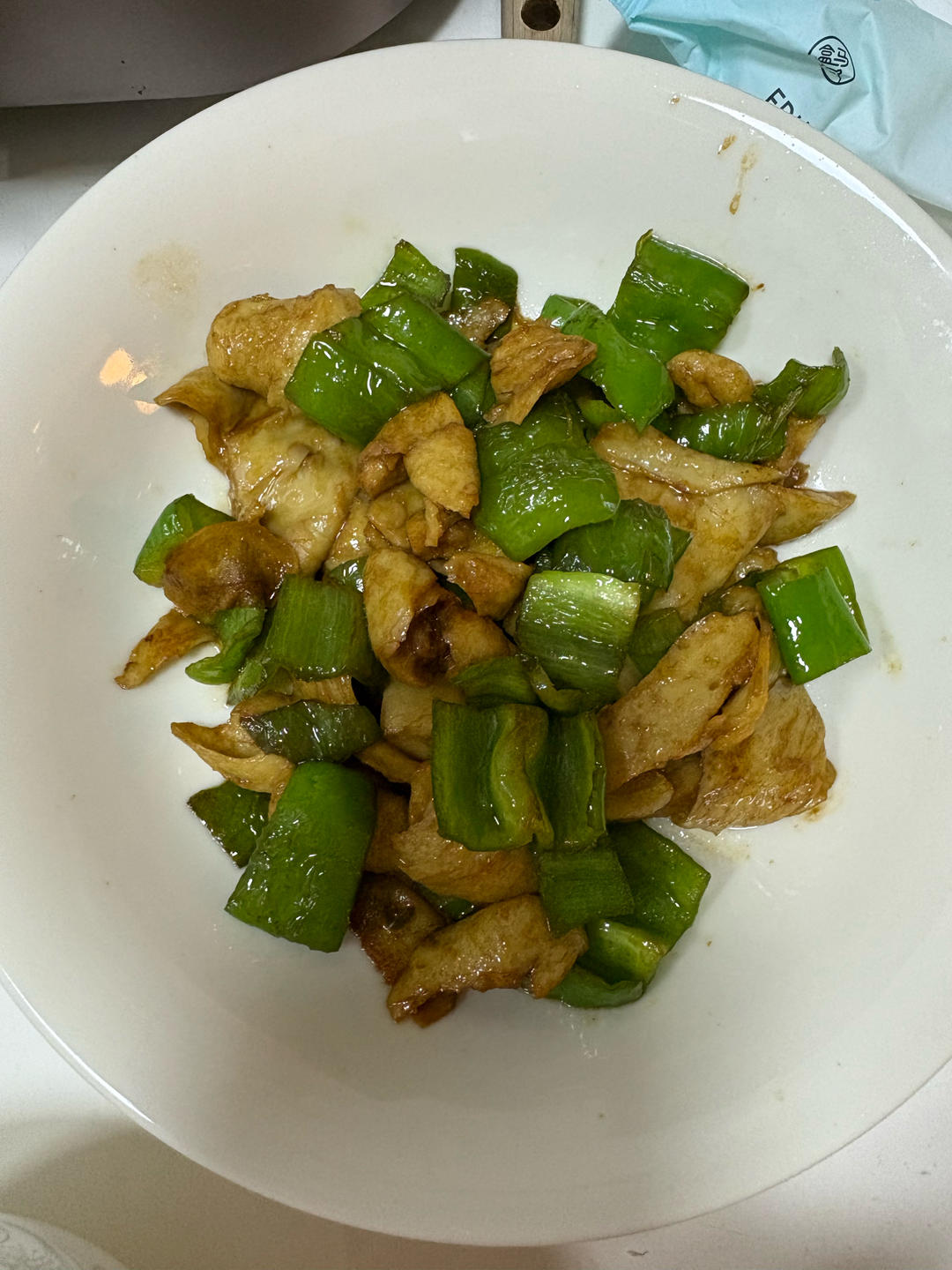 青椒炒手撕水面筋（老少皆宜）超级下饭