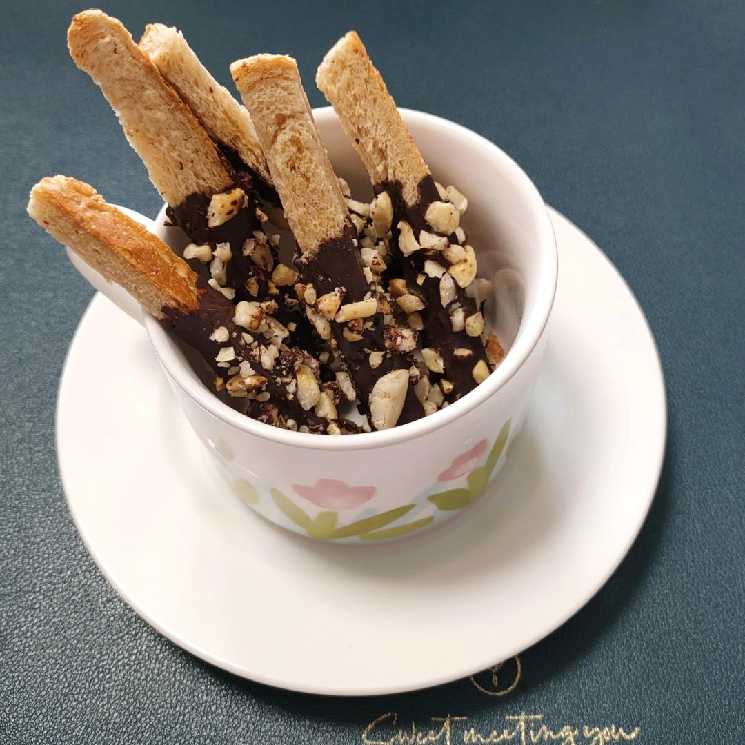 巧克力百奇（日剧《风平浪静的闲暇》里老奶奶做的pocky）