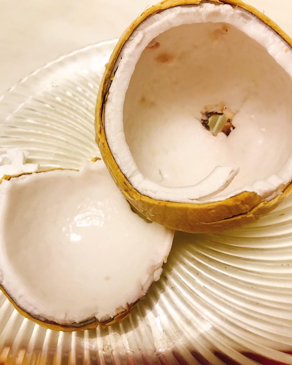 我爱的媛媛做的简单容易快捷的开椰法(椰皇)