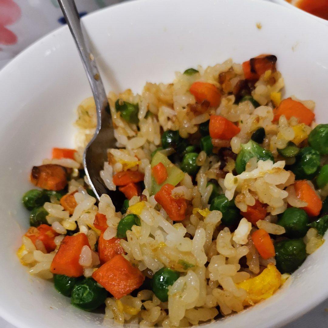 厨师长教你“蛋炒饭”如何做才好吃，答案都在这里面！