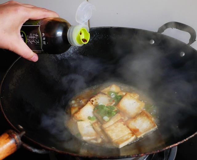 家常铁锅烧豆腐的做法