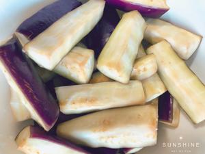 紫苏茄子（炒出餐厅一样颜色的茄子）的做法 步骤7