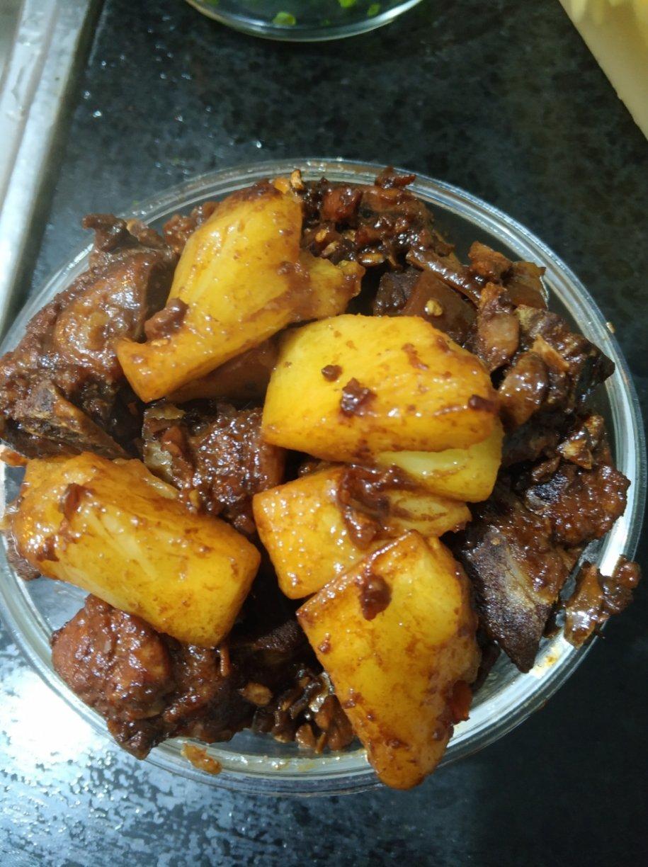 菠萝炒排骨
